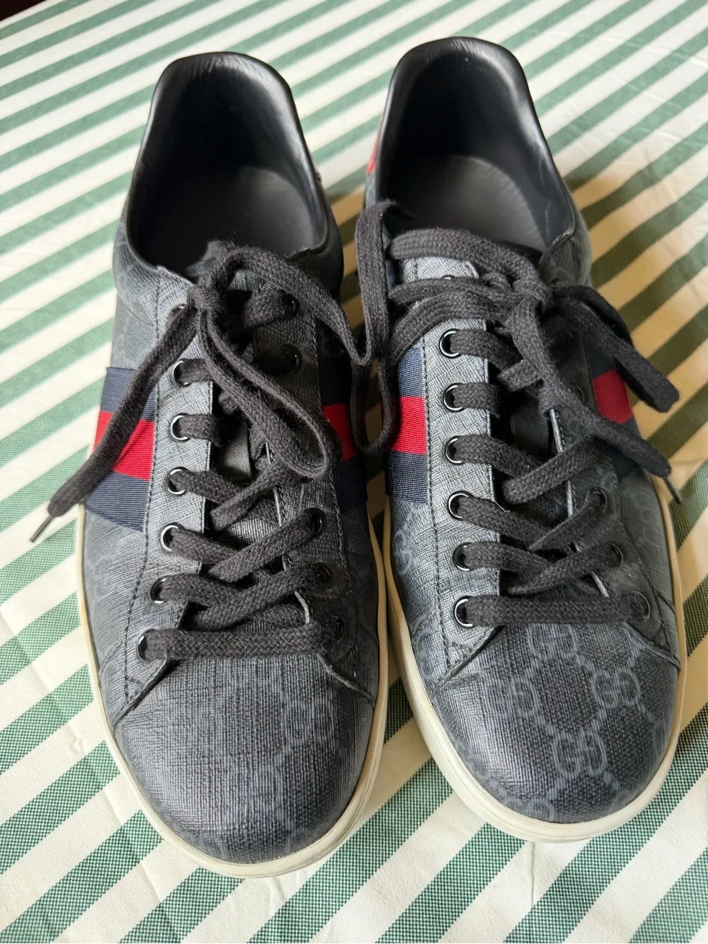 Gucci Men's Black Designer Logo Low-Top Sneakers with Red & Navy Stripe